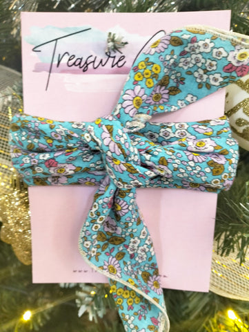 TREASURE CHEST CO TURQUOISE FLORAL SCARF