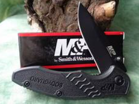 SMITH & WESSON POCKET KNIFE LOCKLINER BODYGUARD 3.25" BLACK TACTICAL SW1085890 